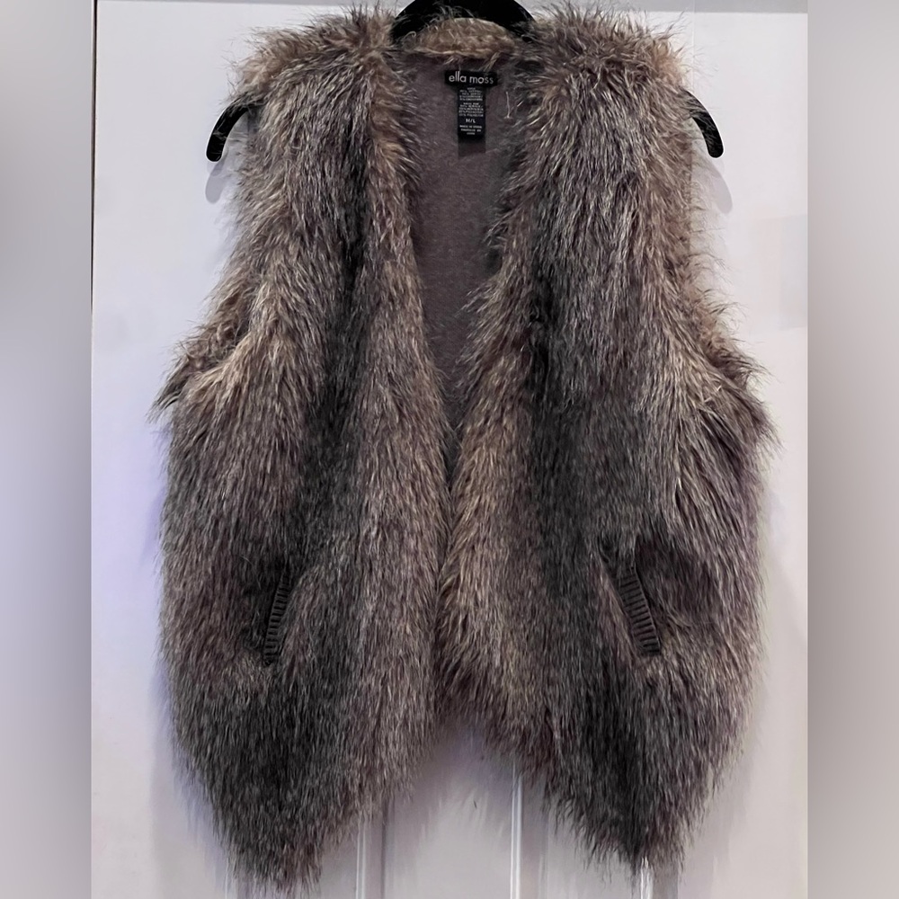 Ella Moss…NWOT…Faux Fur Vest with Pockets